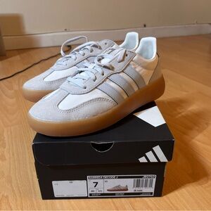 Adidas Barreda Decode J White and Light Gray Sneakers with Gum Sole